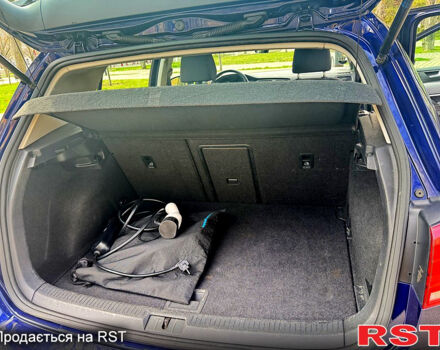 Синій Фольксваген e-Golf, об'ємом двигуна 85 л та пробігом 125 тис. км за 12200 $, фото 10 на Automoto.ua