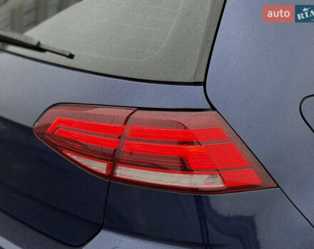 Синий Фольксваген e-Golf, объемом двигателя 0 л и пробегом 93 тыс. км за 14555 $, фото 10 на Automoto.ua