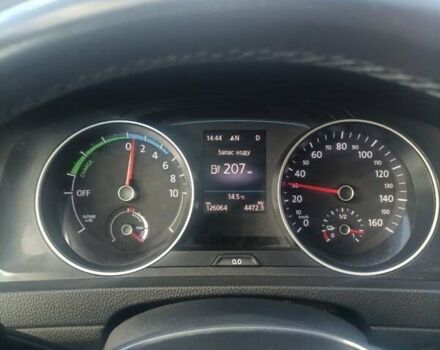 Синий Фольксваген e-Golf, объемом двигателя 0 л и пробегом 125 тыс. км за 14061 $, фото 4 на Automoto.ua