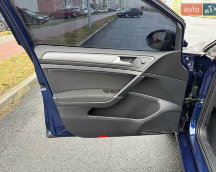 Синий Фольксваген e-Golf, объемом двигателя 0 л и пробегом 93 тыс. км за 14555 $, фото 29 на Automoto.ua