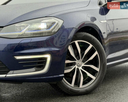 Синий Фольксваген e-Golf, объемом двигателя 0 л и пробегом 93 тыс. км за 14555 $, фото 3 на Automoto.ua