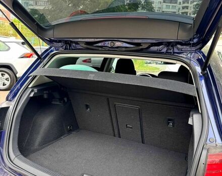 Синий Фольксваген e-Golf, объемом двигателя 0.14 л и пробегом 71 тыс. км за 15000 $, фото 3 на Automoto.ua