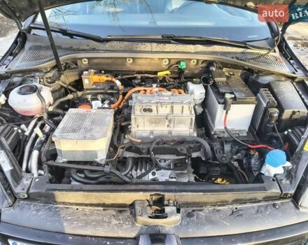 Синий Фольксваген e-Golf, объемом двигателя 0 л и пробегом 105 тыс. км за 13200 $, фото 66 на Automoto.ua