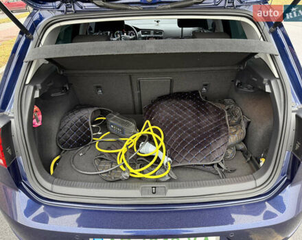 Синий Фольксваген e-Golf, объемом двигателя 0 л и пробегом 93 тыс. км за 14555 $, фото 60 на Automoto.ua