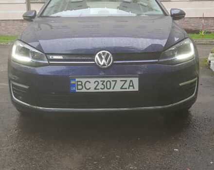 Синий Фольксваген e-Golf, объемом двигателя 0 л и пробегом 65 тыс. км за 15500 $, фото 3 на Automoto.ua