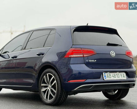 Синий Фольксваген e-Golf, объемом двигателя 0 л и пробегом 93 тыс. км за 14555 $, фото 17 на Automoto.ua