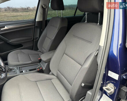 Синий Фольксваген e-Golf, объемом двигателя 0 л и пробегом 93 тыс. км за 14555 $, фото 34 на Automoto.ua