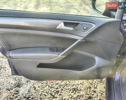 Синий Фольксваген e-Golf, объемом двигателя 0 л и пробегом 105 тыс. км за 13200 $, фото 56 на Automoto.ua