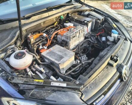 Синий Фольксваген e-Golf, объемом двигателя 0 л и пробегом 105 тыс. км за 13200 $, фото 65 на Automoto.ua