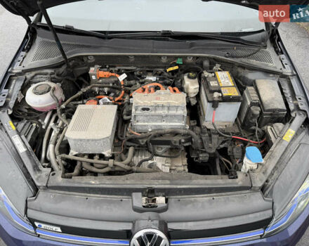 Синий Фольксваген e-Golf, объемом двигателя 0 л и пробегом 93 тыс. км за 14555 $, фото 65 на Automoto.ua