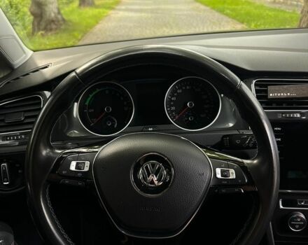 Синий Фольксваген e-Golf, объемом двигателя 0 л и пробегом 80 тыс. км за 14299 $, фото 12 на Automoto.ua