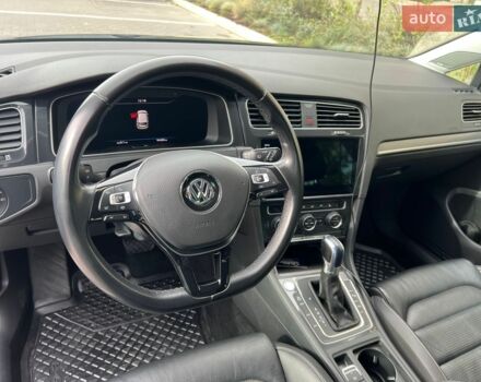 Синий Фольксваген e-Golf, объемом двигателя 0 л и пробегом 94 тыс. км за 15500 $, фото 11 на Automoto.ua