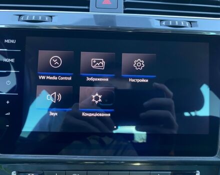 Синий Фольксваген e-Golf, объемом двигателя 0 л и пробегом 42 тыс. км за 14200 $, фото 40 на Automoto.ua