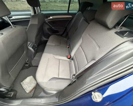 Синий Фольксваген e-Golf, объемом двигателя 0 л и пробегом 93 тыс. км за 14555 $, фото 54 на Automoto.ua