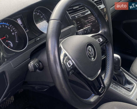 Синий Фольксваген e-Golf, объемом двигателя 0 л и пробегом 141 тыс. км за 12800 $, фото 34 на Automoto.ua