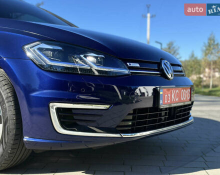 Синий Фольксваген e-Golf, объемом двигателя 0 л и пробегом 71 тыс. км за 15300 $, фото 89 на Automoto.ua