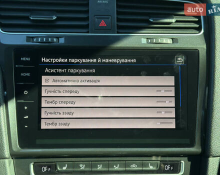 Синий Фольксваген e-Golf, объемом двигателя 0 л и пробегом 71 тыс. км за 15300 $, фото 130 на Automoto.ua