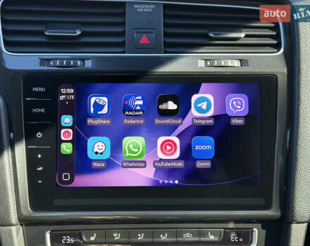 Синий Фольксваген e-Golf, объемом двигателя 0 л и пробегом 71 тыс. км за 15300 $, фото 111 на Automoto.ua