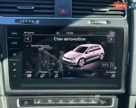 Синий Фольксваген e-Golf, объемом двигателя 0 л и пробегом 71 тыс. км за 15300 $, фото 135 на Automoto.ua