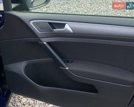 Синий Фольксваген e-Golf, объемом двигателя 0 л и пробегом 141 тыс. км за 12800 $, фото 48 на Automoto.ua