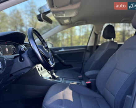 Синий Фольксваген e-Golf, объемом двигателя 0 л и пробегом 71 тыс. км за 15300 $, фото 49 на Automoto.ua