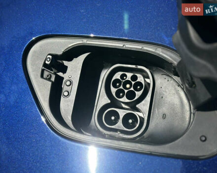 Синий Фольксваген e-Golf, объемом двигателя 0 л и пробегом 71 тыс. км за 15300 $, фото 97 на Automoto.ua