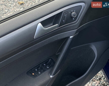 Синий Фольксваген e-Golf, объемом двигателя 0 л и пробегом 141 тыс. км за 12800 $, фото 37 на Automoto.ua