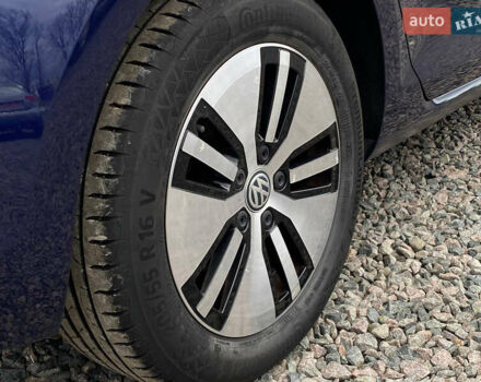 Синий Фольксваген e-Golf, объемом двигателя 0 л и пробегом 141 тыс. км за 12800 $, фото 21 на Automoto.ua