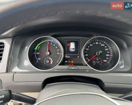 Синий Фольксваген e-Golf, объемом двигателя 0 л и пробегом 87 тыс. км за 17000 $, фото 12 на Automoto.ua