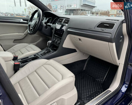 Синий Фольксваген e-Golf, объемом двигателя 0 л и пробегом 87 тыс. км за 17000 $, фото 18 на Automoto.ua