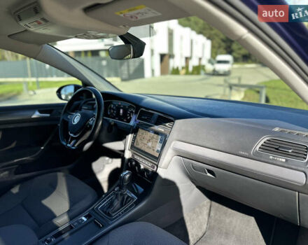 Синий Фольксваген e-Golf, объемом двигателя 0 л и пробегом 71 тыс. км за 15300 $, фото 46 на Automoto.ua