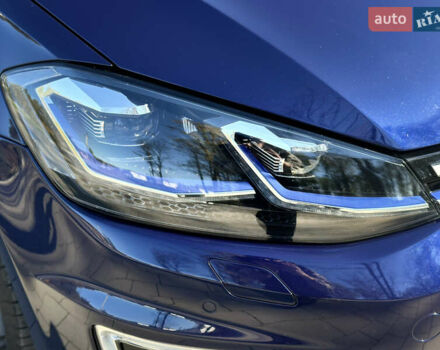 Синий Фольксваген e-Golf, объемом двигателя 0 л и пробегом 71 тыс. км за 15300 $, фото 28 на Automoto.ua