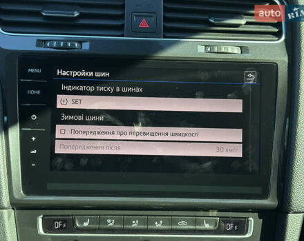 Синий Фольксваген e-Golf, объемом двигателя 0 л и пробегом 71 тыс. км за 15300 $, фото 124 на Automoto.ua