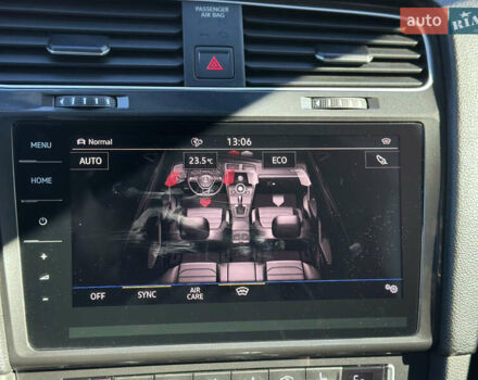 Синий Фольксваген e-Golf, объемом двигателя 0 л и пробегом 71 тыс. км за 15300 $, фото 141 на Automoto.ua