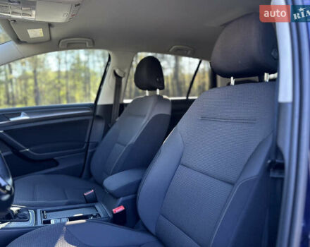 Синий Фольксваген e-Golf, объемом двигателя 0 л и пробегом 71 тыс. км за 15300 $, фото 50 на Automoto.ua