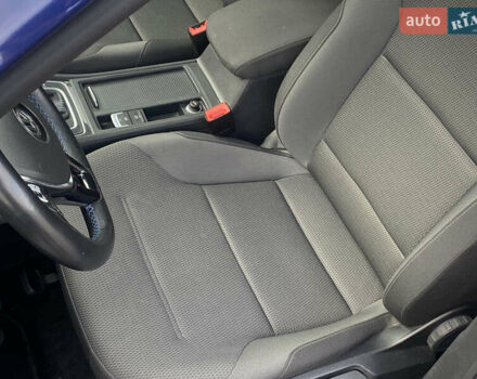 Синий Фольксваген e-Golf, объемом двигателя 0 л и пробегом 141 тыс. км за 12800 $, фото 31 на Automoto.ua