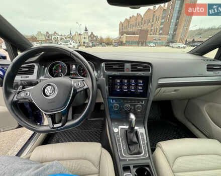 Синий Фольксваген e-Golf, объемом двигателя 0 л и пробегом 87 тыс. км за 17000 $, фото 11 на Automoto.ua