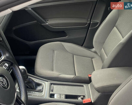 Синий Фольксваген e-Golf, объемом двигателя 0 л и пробегом 141 тыс. км за 12800 $, фото 32 на Automoto.ua