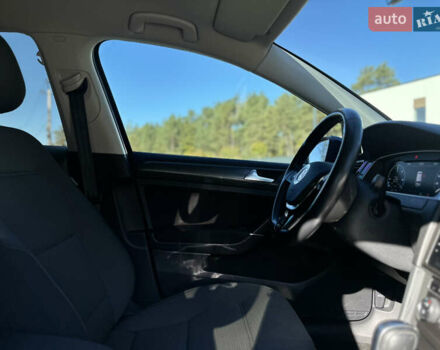 Синий Фольксваген e-Golf, объемом двигателя 0 л и пробегом 71 тыс. км за 15300 $, фото 43 на Automoto.ua