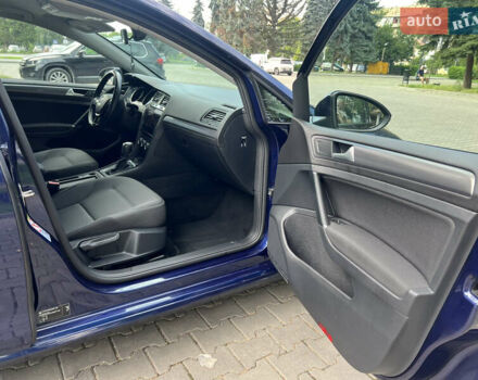 Синий Фольксваген e-Golf, объемом двигателя 0 л и пробегом 60 тыс. км за 15300 $, фото 14 на Automoto.ua