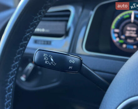 Синий Фольксваген e-Golf, объемом двигателя 0 л и пробегом 71 тыс. км за 15300 $, фото 59 на Automoto.ua