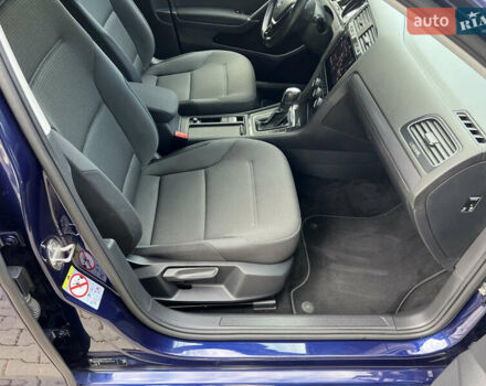 Синий Фольксваген e-Golf, объемом двигателя 0 л и пробегом 60 тыс. км за 15300 $, фото 15 на Automoto.ua