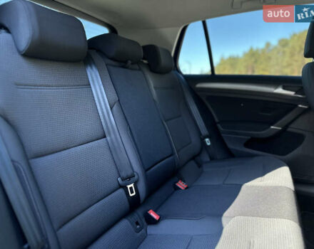 Синий Фольксваген e-Golf, объемом двигателя 0 л и пробегом 71 тыс. км за 15300 $, фото 83 на Automoto.ua