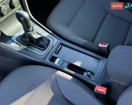 Синий Фольксваген e-Golf, объемом двигателя 0 л и пробегом 71 тыс. км за 15300 $, фото 57 на Automoto.ua