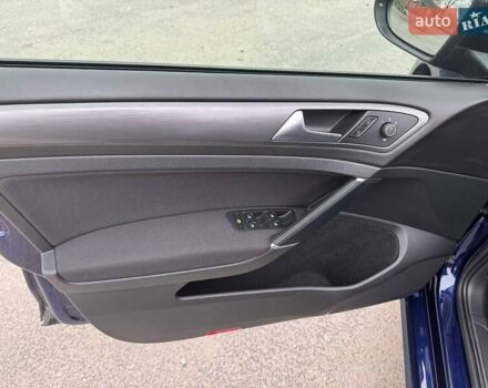 Синий Фольксваген e-Golf, объемом двигателя 0 л и пробегом 84 тыс. км за 13000 $, фото 15 на Automoto.ua