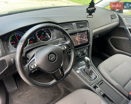 Синий Фольксваген e-Golf, объемом двигателя 0 л и пробегом 60 тыс. км за 15300 $, фото 10 на Automoto.ua