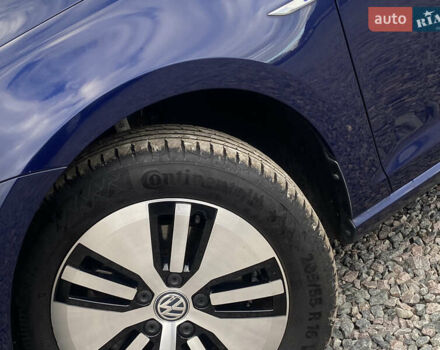 Синий Фольксваген e-Golf, объемом двигателя 0 л и пробегом 141 тыс. км за 12800 $, фото 13 на Automoto.ua