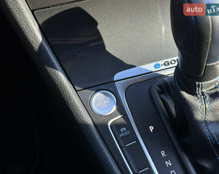 Синий Фольксваген e-Golf, объемом двигателя 0 л и пробегом 71 тыс. км за 15300 $, фото 69 на Automoto.ua