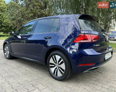 Синий Фольксваген e-Golf, объемом двигателя 0 л и пробегом 60 тыс. км за 15300 $, фото 3 на Automoto.ua
