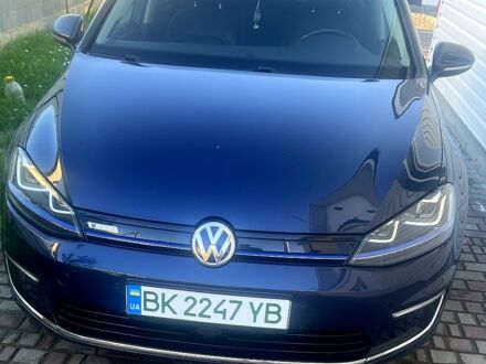 Синий Фольксваген e-Golf, объемом двигателя 85 л и пробегом 96 тыс. км за 9700 $, фото 1 на Automoto.ua
